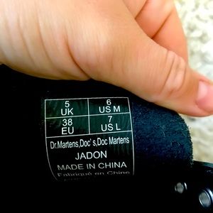 Hi 🌸 I am selling my Dr. Martens boots . Normal wear !